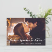 Frohe Weihnachten Rustiek Script Kerstfoto Feestdagenkaart (Staand voorkant)