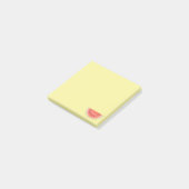 Fruit de pastèque tropicale sur des Post-it jaunes (Incliné)
