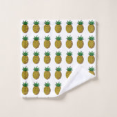 Fruits d'ananas modernes sur fond blanc (Gant de toilette)