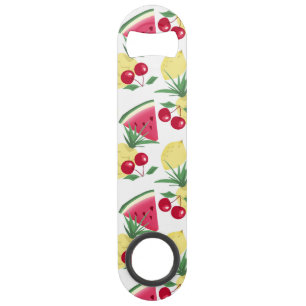 Fruits et baies vitrés sur blanc.