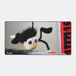 Fubby hangend als de scene van Tom Cruise. Bureaumat