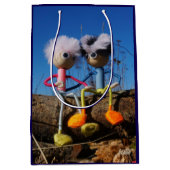 Fubby paartje dat romantisch verliefd zitten. medium cadeauzakje (Voorkant)