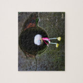 Fubby poppetje dat in een muur zit. Een schattig m Legpuzzel (Verticaal)