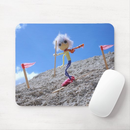 Fubby poppetje die aan het skiën is. muismat (Met muis)