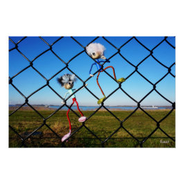 Fubby's die een hek beklimmen. perfect poster