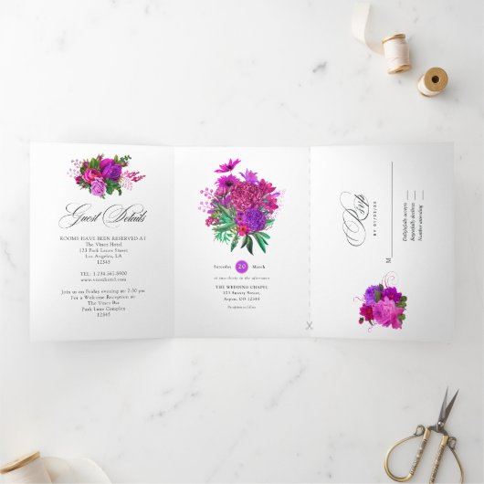 Fuchsia en Paarse Shabby Floral Wedding Drieluik Uitnodiging (Binnen)