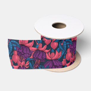 Fuchsia in blauw en paars lint
