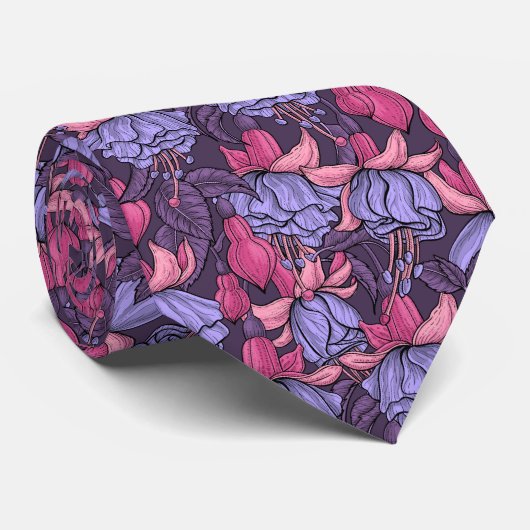 Fuchsia in roze en violet stropdas (Opgerold)