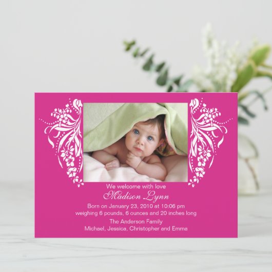 Fuchsia Pink Flourish New Baby Birth Annoucement Kaart (Staand voorkant)