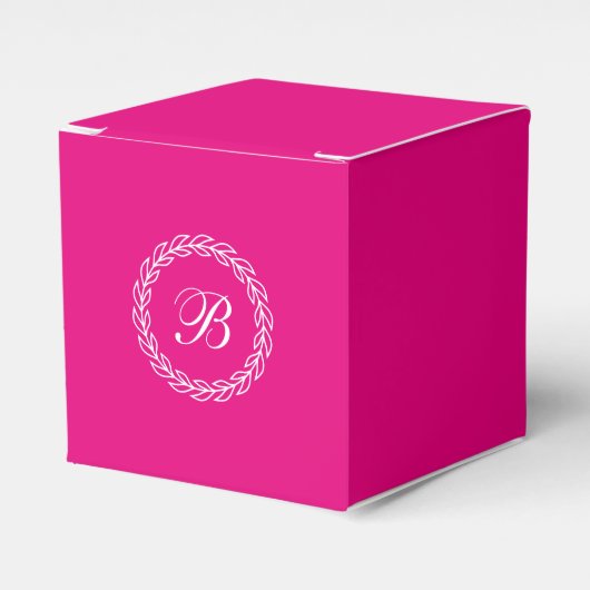 Fuchsia Roze Wit Laurel Krans met Monogram Bedankdoosjes (Voorkant Zijde)