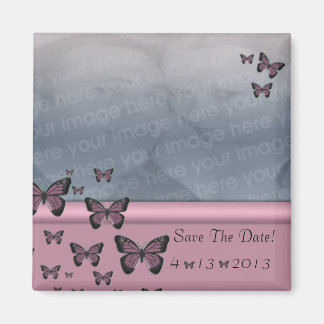 Fuchsia vlinders slaan de datum op magneet