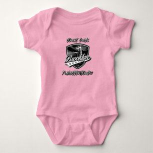 Fuhgeddaboudit Brooklyn Logo Ontwerp Romper
