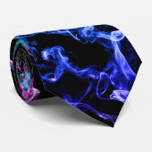 Fumée effilée sur le noir, cravate de bureau (Roulé)