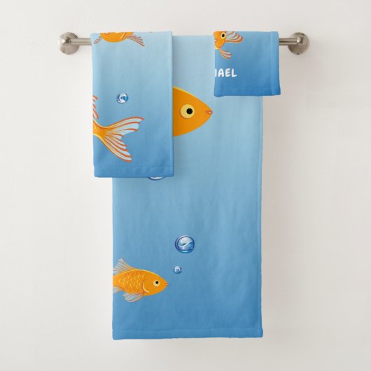 Fun Blue en Oranje Goldfish Monogram Name Bad Handdoek (Insitu)