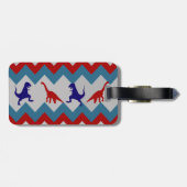 Fun Boys Dinosaurs Red Blue Chevron Pattern Bagagelabel (Achterkant horizontaal)