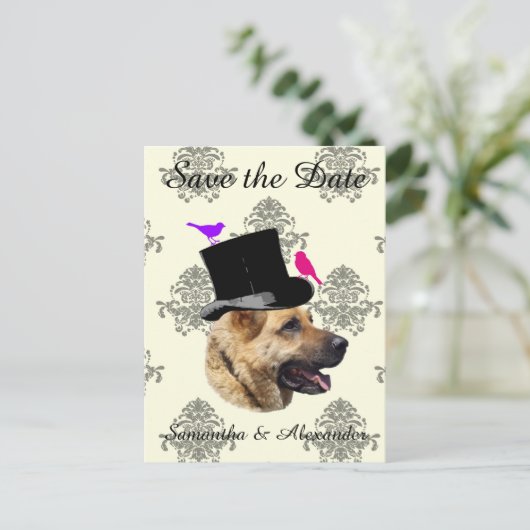 Fun bruiloftsbruidehond redt de datum aankondigingskaart (Staand voorkant)