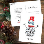 Fun Casquette Rouge Snowman Baby Il Froid Dehors W<br><div class="desc">Fun Red Casquette Snowman Baby C’est Cold Outside Whimsical Holiday Card. Envoyez des salutations de vacances à vos proches avec ce carte de fin de année moderne et amusant. Tous les textes sont pré-arrangés pour que vous personnalisiez facilement et rapidement avec vos propres détails. Joyeuses fêtes !</div>