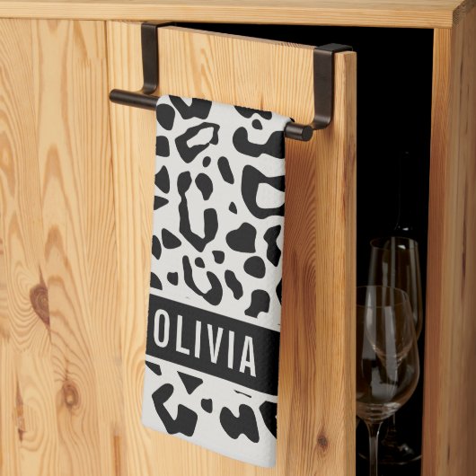 Fun Custom Name Snow Leopard Animal Print Patroon Theedoek (Derde Gevouwen)