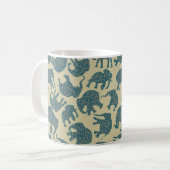 Fun Ditzy Paisley Elephants on Beige Coffee Mok (Voorkant links)