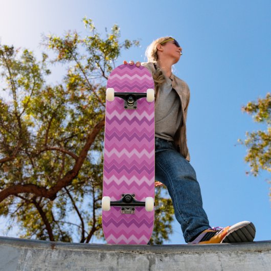 Fun Edgy Pink Zig Zag Skateboard (Buiten 1)