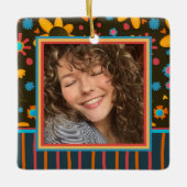 Fun Floral Daisy Custom Foto Naam Datum Keramisch Ornament (Voorkant)