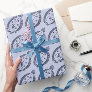 Fun Flounder Fish in Deepest Blue op Licht Paarse Cadeaupapier