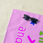 Fun Geweldige en ik ken het JOUW NAAM van VIOLET Strandlaken (In situ)