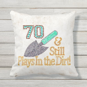 Fun Humor Gardening 70th Birthday Gift for HER HIM Buitenkussen