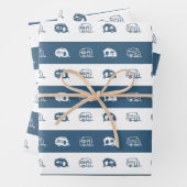 Fun Retro RV Campers in Blue and White Inpakpapier Vel (In situ)