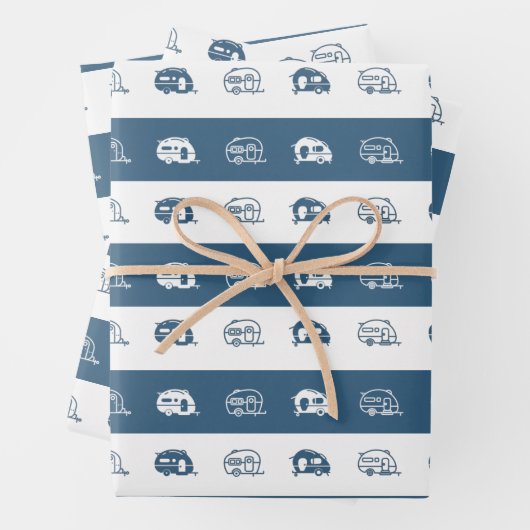 Fun Retro RV Campers in Blue and White Inpakpapier Vel (In situ)