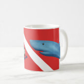 FUN SHARK ENCOUNTER, SCUBA DIVER, RED SCUBA FLAG KOFFIEMOK (Voorkant rechts)