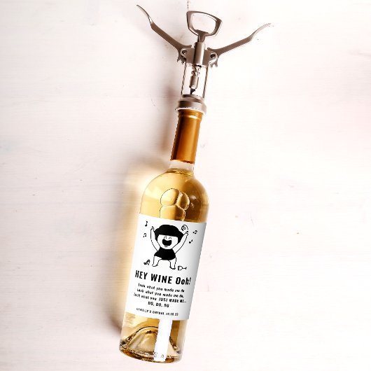 Fun & tendance Black Woman Dancing Wine Étiquette