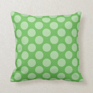 Fun Trendy Green Polka Dots Pattern on Green Kussen