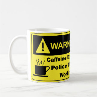 Functionaris van de politie van de affeine koffiemok