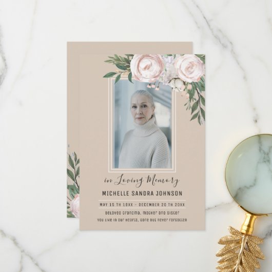 Funérailles Floral Beige Photo Memorial Programme (Devant/Arrière en situation)