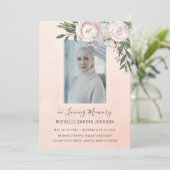 Funéral Floral rose Photo Carte de prière commémor (Debout devant)