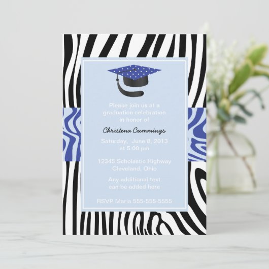 Funky Blue Zebra Graduation Invitation (Debout devant)