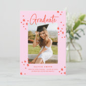 Funky Modern Pink & Red Graduation Faire-part (Debout devant)