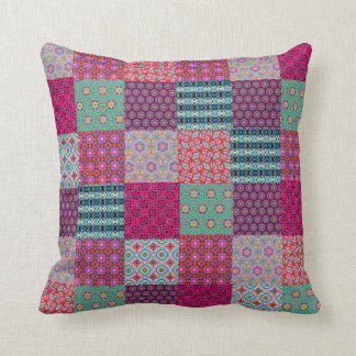 Funky Patchwork Quilt Pillow door KCS Kussen