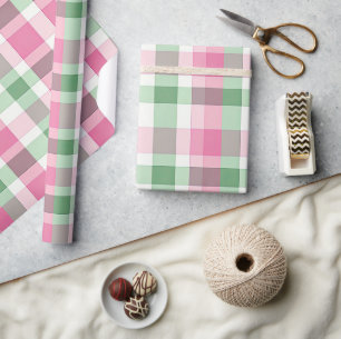 Funky roze en groen geruite tartanpatroon cadeaupapier