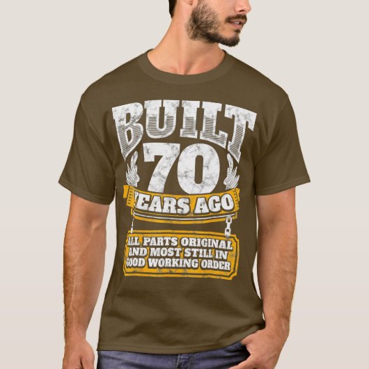 Funny 70th Birthday BDay Gift Saying Age 70 T-shirt (Voorkant)