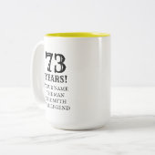 Funny 73rd Birthday 2 tone mok gift idee voor hem (Voorkant links)