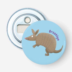 Funny armadillo happy cartoon illustratie button flesopener