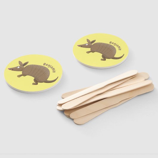 Funny armadillo happy cartoon illustratie handwaaier (Niet-gemonteerd)