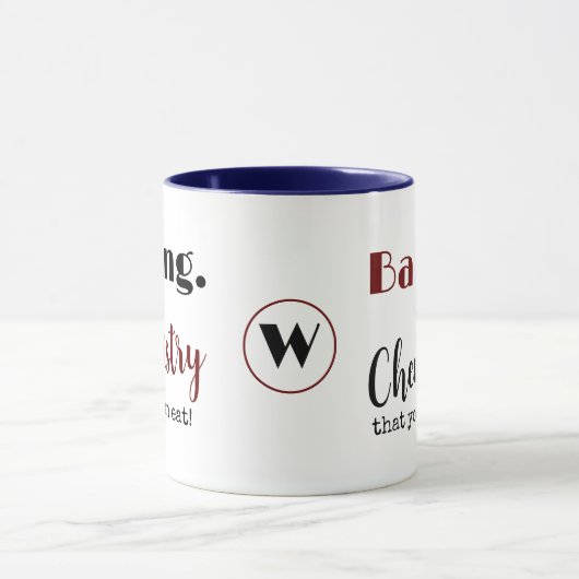 Funny Baking Het is Mok van het chemieMonogram (Midden)