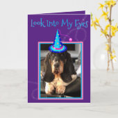 Funny Basset Hound Carte d'anniversaire avec Assis (Fleur jaune)