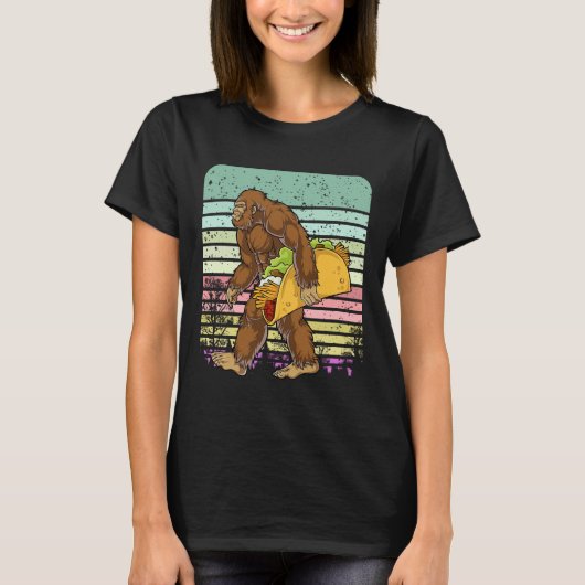 Funny Bigfoot Holding A Taco T-shirt (Voorkant)