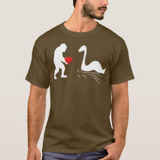Funny Bigfoot Holding Heart voor Valentijnsdag SAS T-shirt