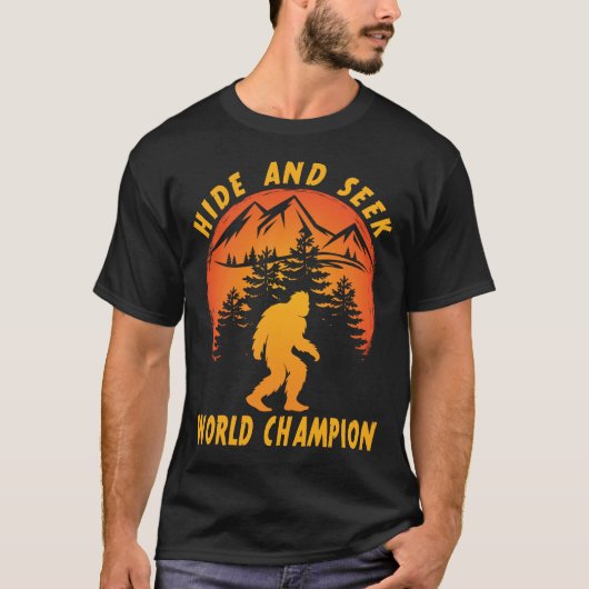 Funny Bigfoot Sasquatch Huid en Seek Champion T-shirt (Voorkant)