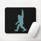 Funny Bigfoot Sasquatch Peace Sign Big Foot Squatc Muismat (Met muis)